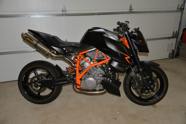 20160823 2008 ktm 990 duke r right