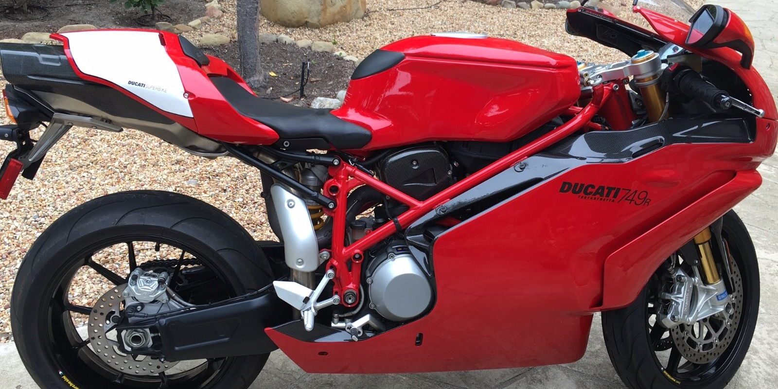 20160829 2004 ducati 749r right