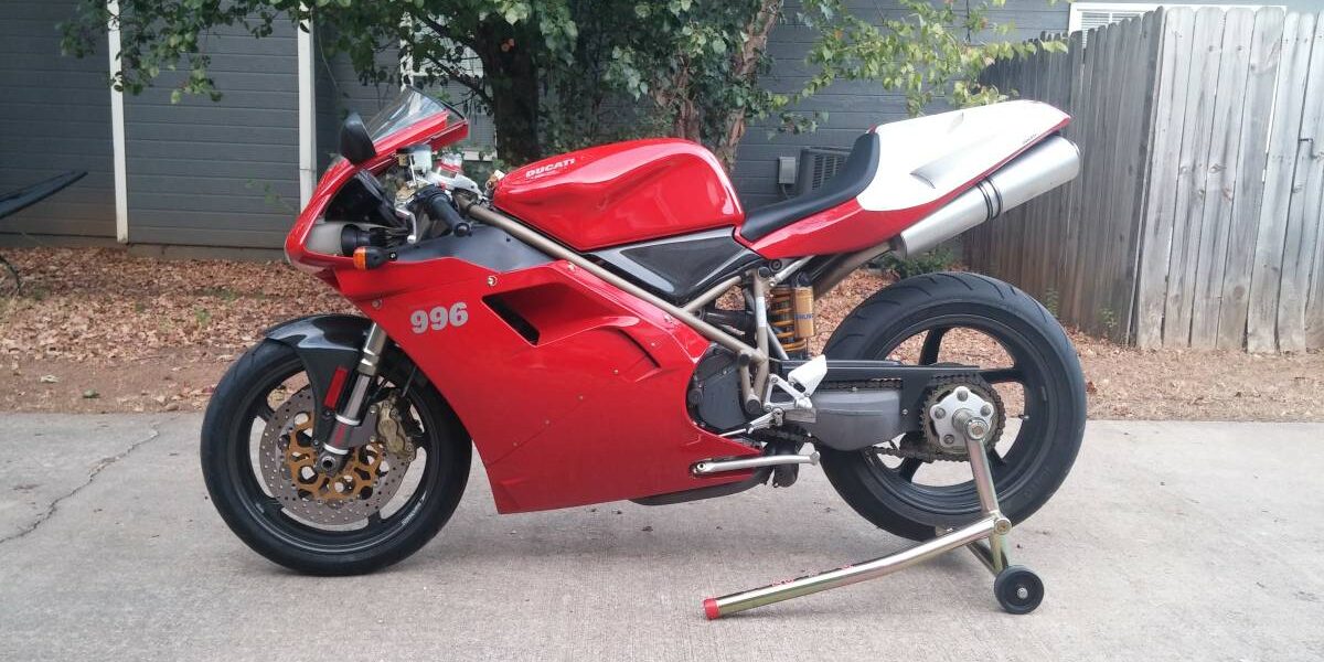 20161028-2001-ducati-996s-left
