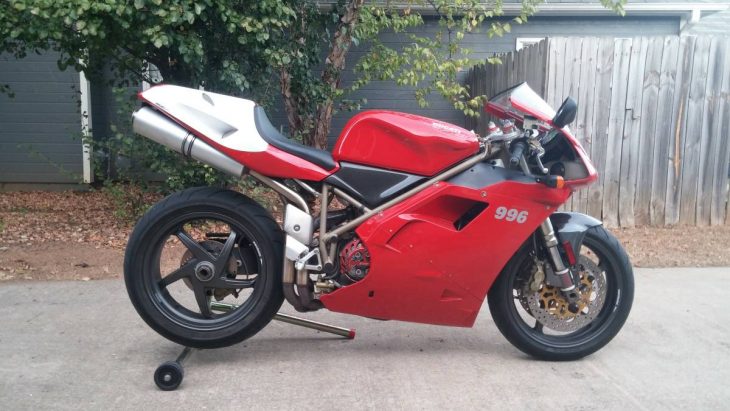 20161028-2001-ducati-996s-right