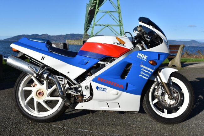 1988 Honda VFR400 R Side