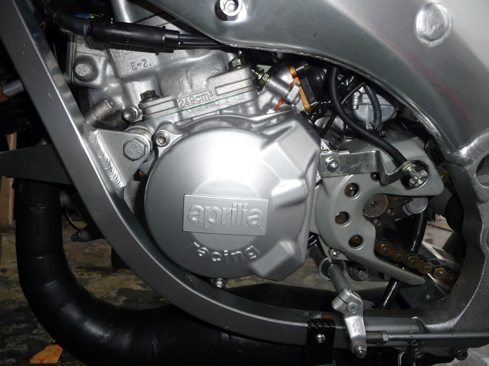 aprilia rs 250 engine