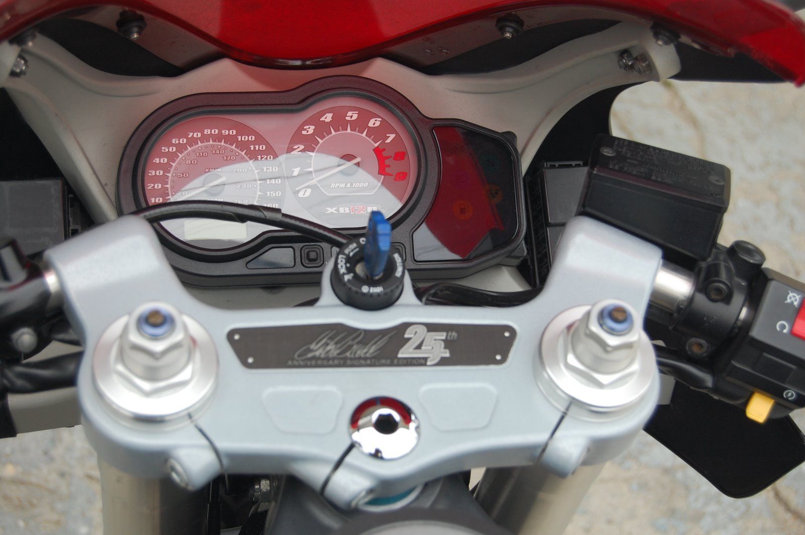 modif face buell xb12r en xb12S 20170213-2008-buell-xb12r-dash