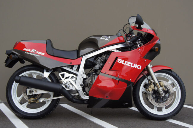 20170401 1986 suzuki gsxr750 right