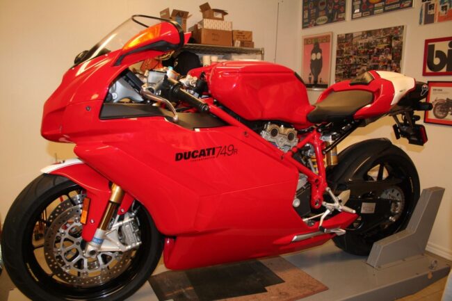20170513 2005 ducati 749r left front