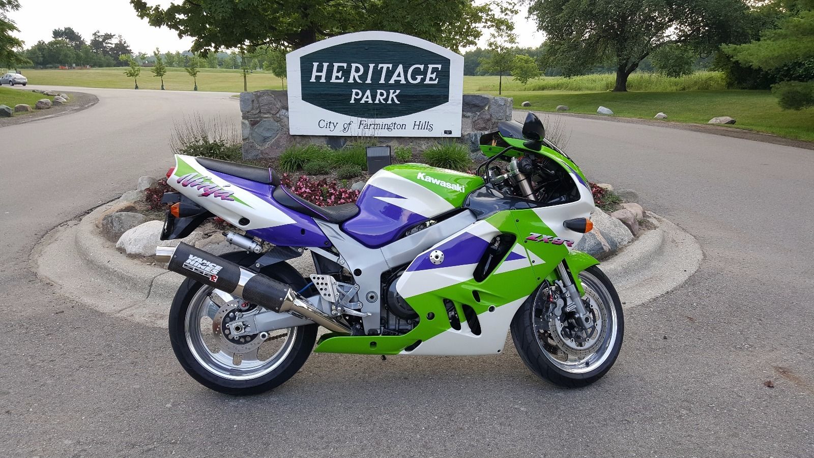 20170716 1994 kawasaki zx9r right sign - Rare SportBikesForSale