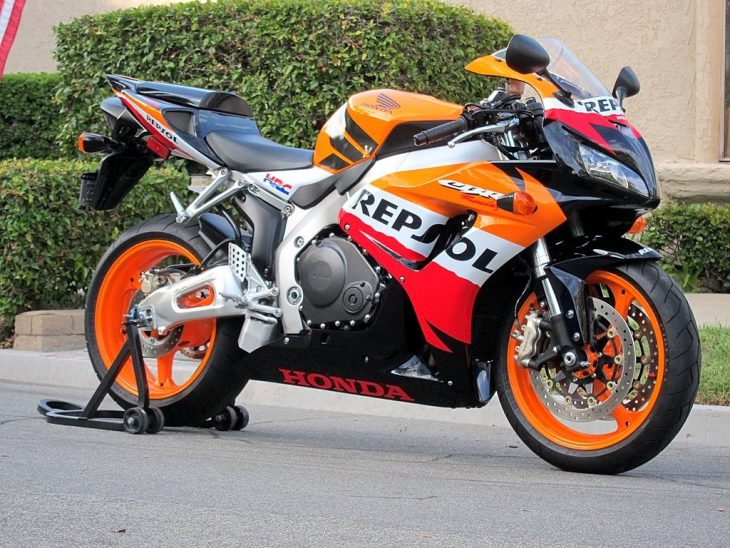 Honda cbr1000rr repsol replica