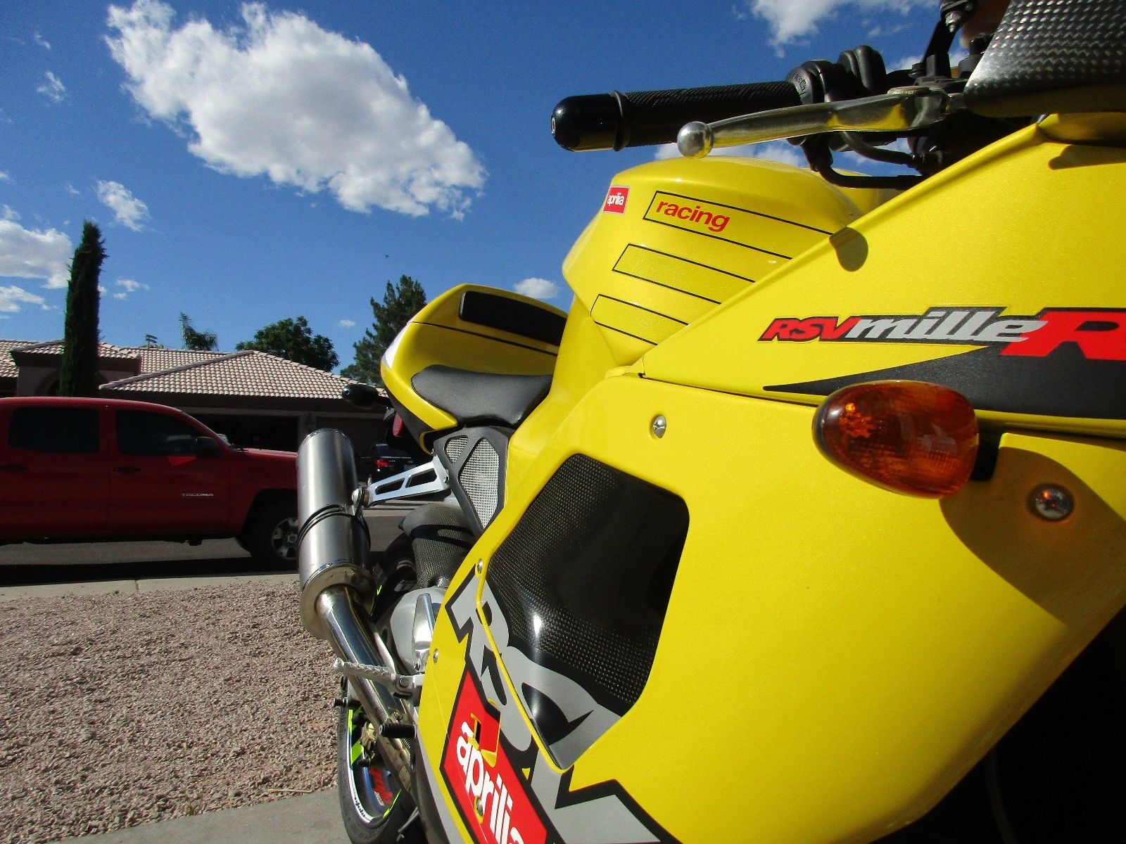 2001 aprilia rsv mille r