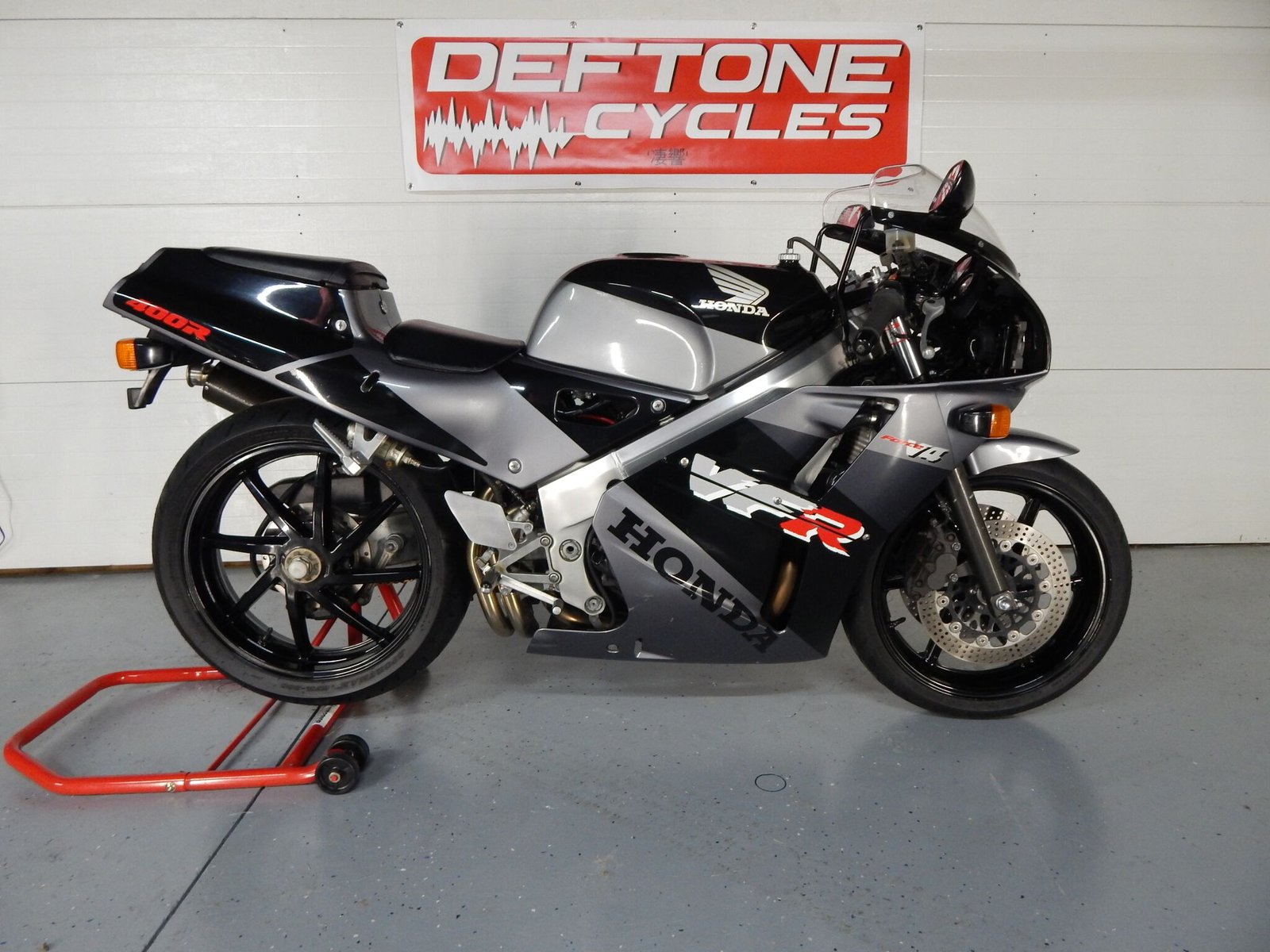 Featured Listing 1990 Honda Vfr400r Nc30 Super Clean Rare Sportbikes For Sale