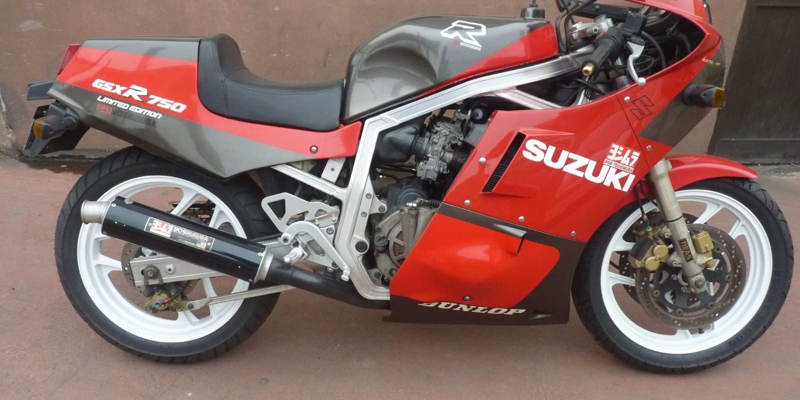 20180211 1986 suzuki gsx-r750r le right