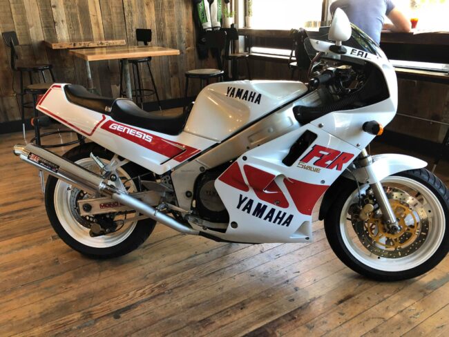 20180726 1988 fzr750ur right