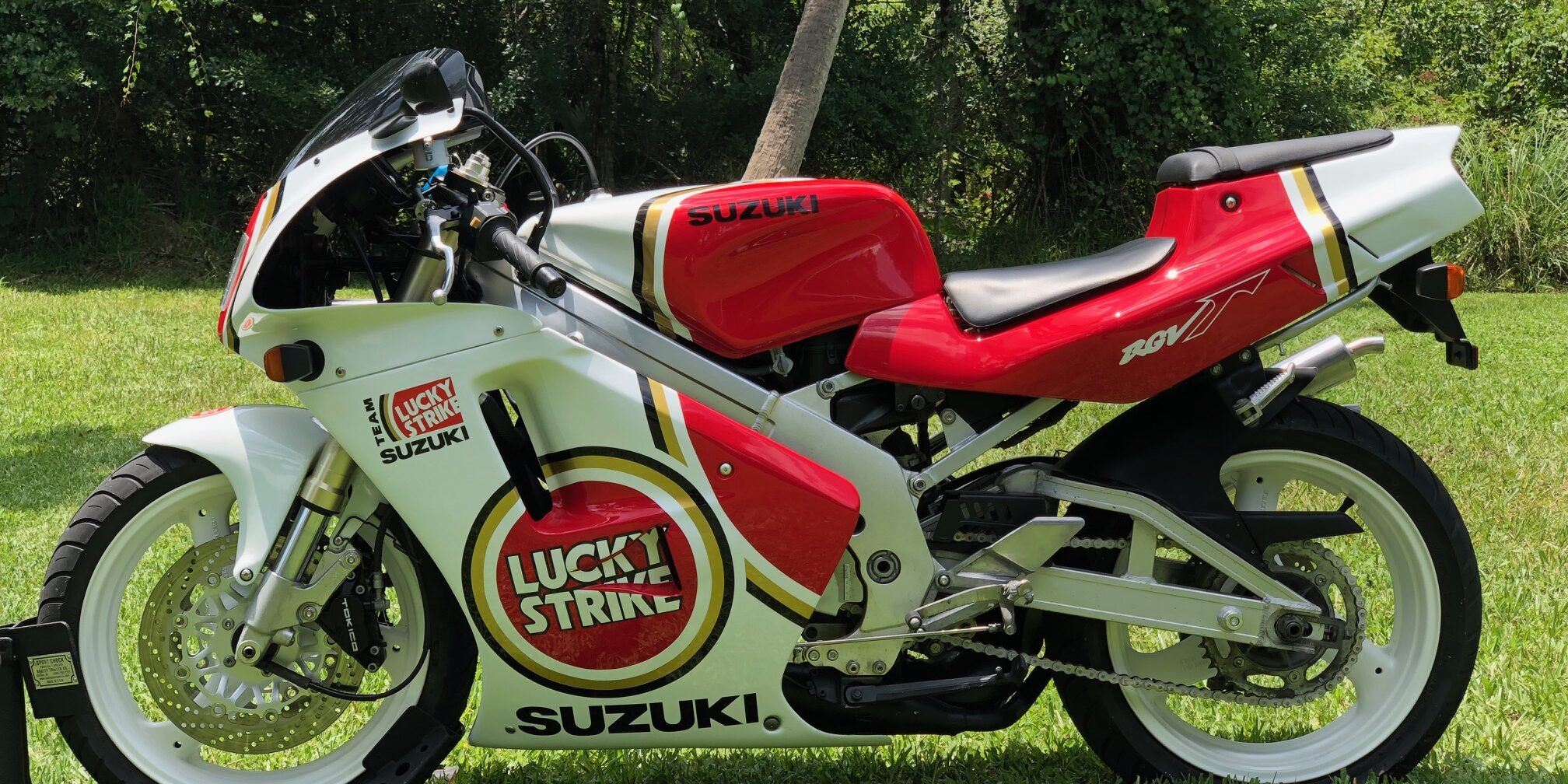 Featured Listing: Beautiful 1992 Suzuki RGV250 Lucky Strike - Rare