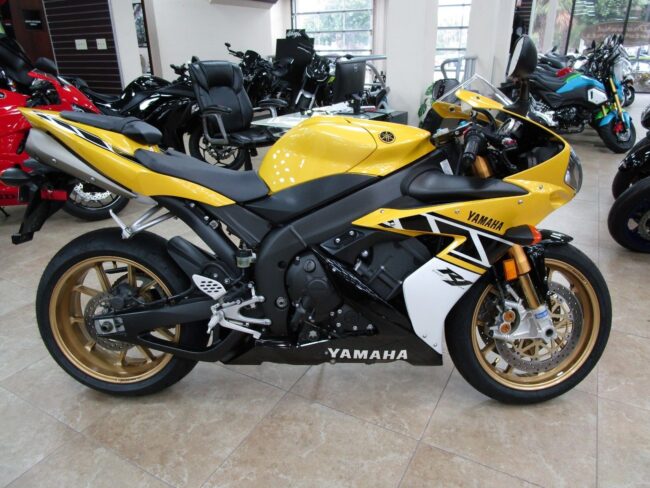 2006 Yamaha R1 LE R Side