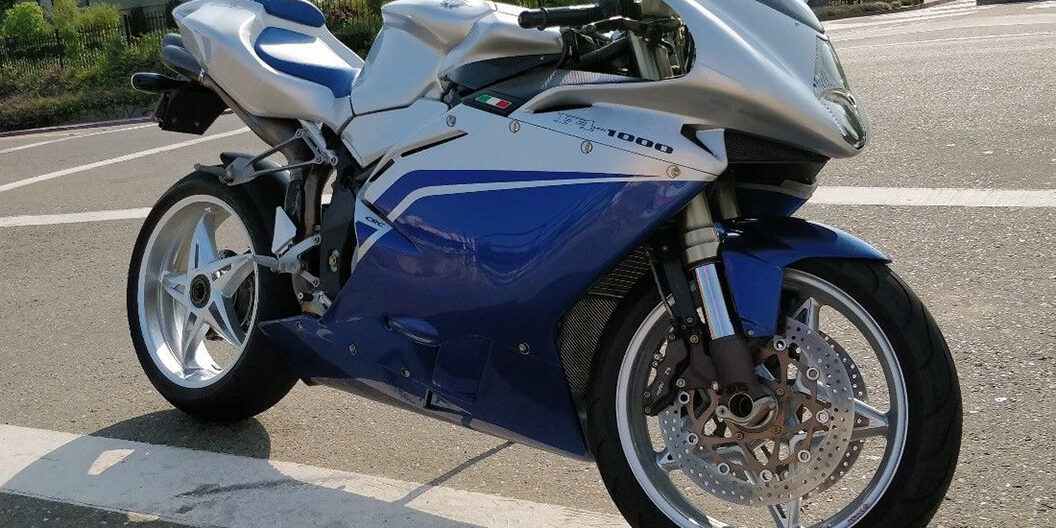 2005 MV Agusta F4 blue R Front