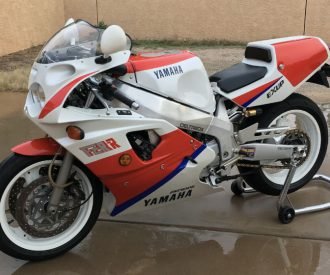 Featured Listing: 1990 Yamaha FZR750R OW01