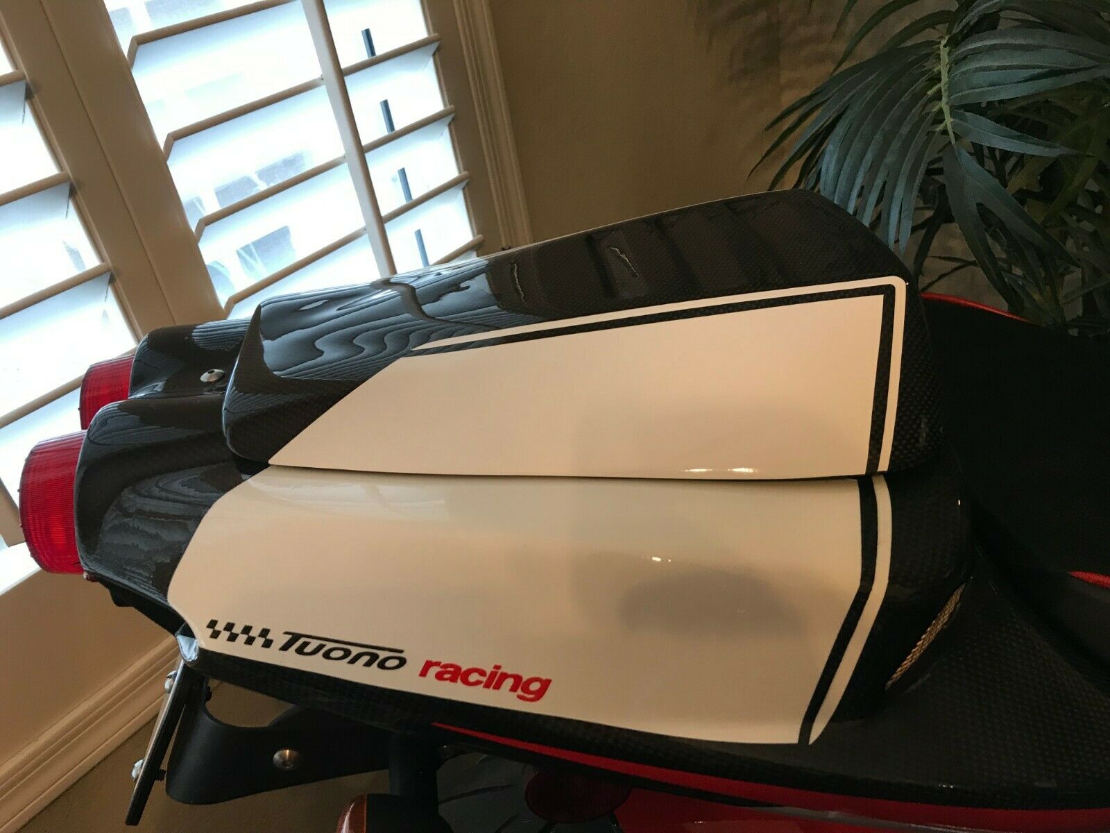 aprilia tuono tail tidy