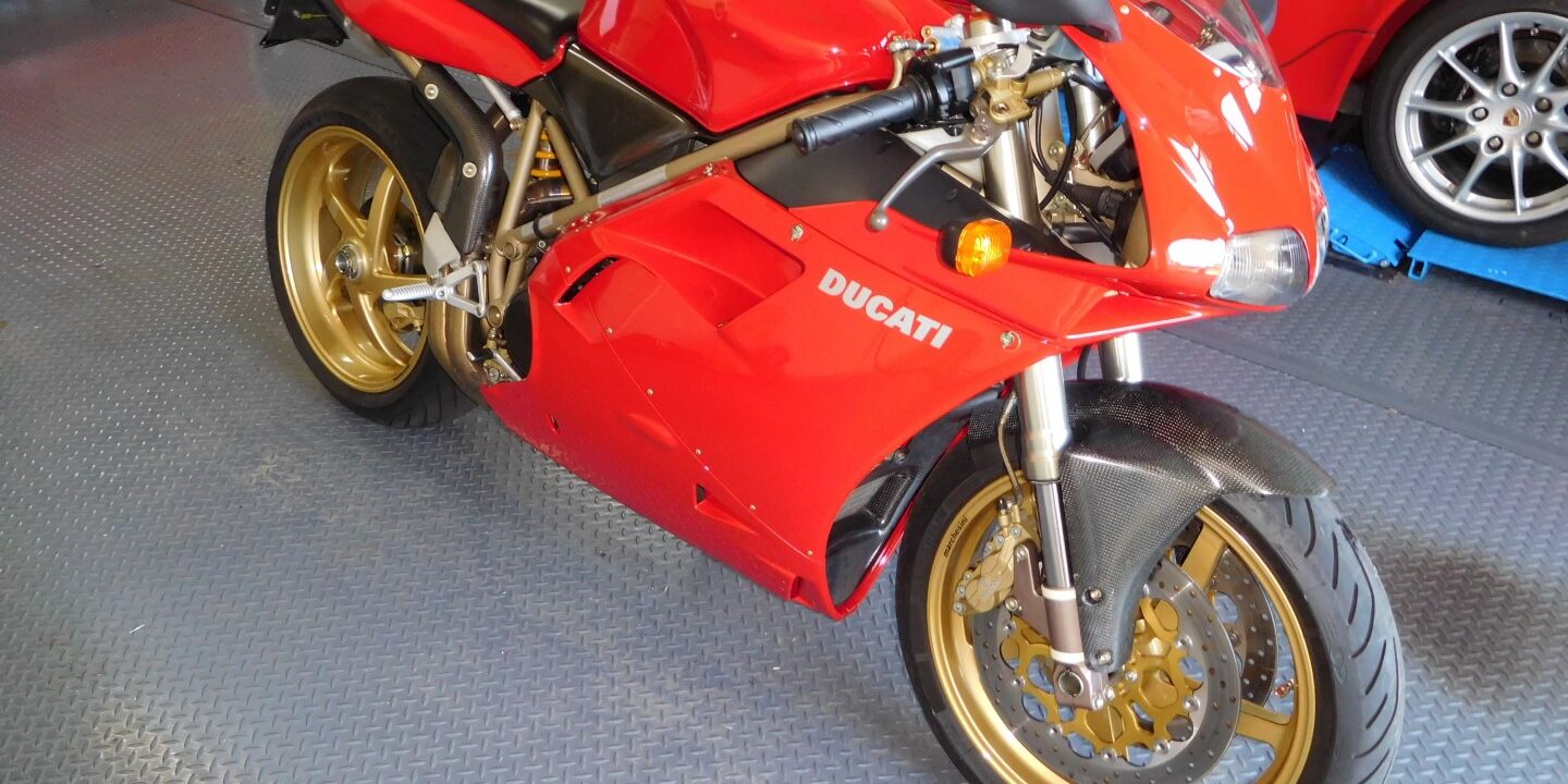 20190825 1998 ducati 916 sps right front garage