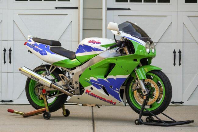 1994 Kawasaki ZX-7 R Front2