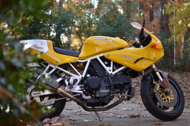 1996 Ducati 900SS R Side