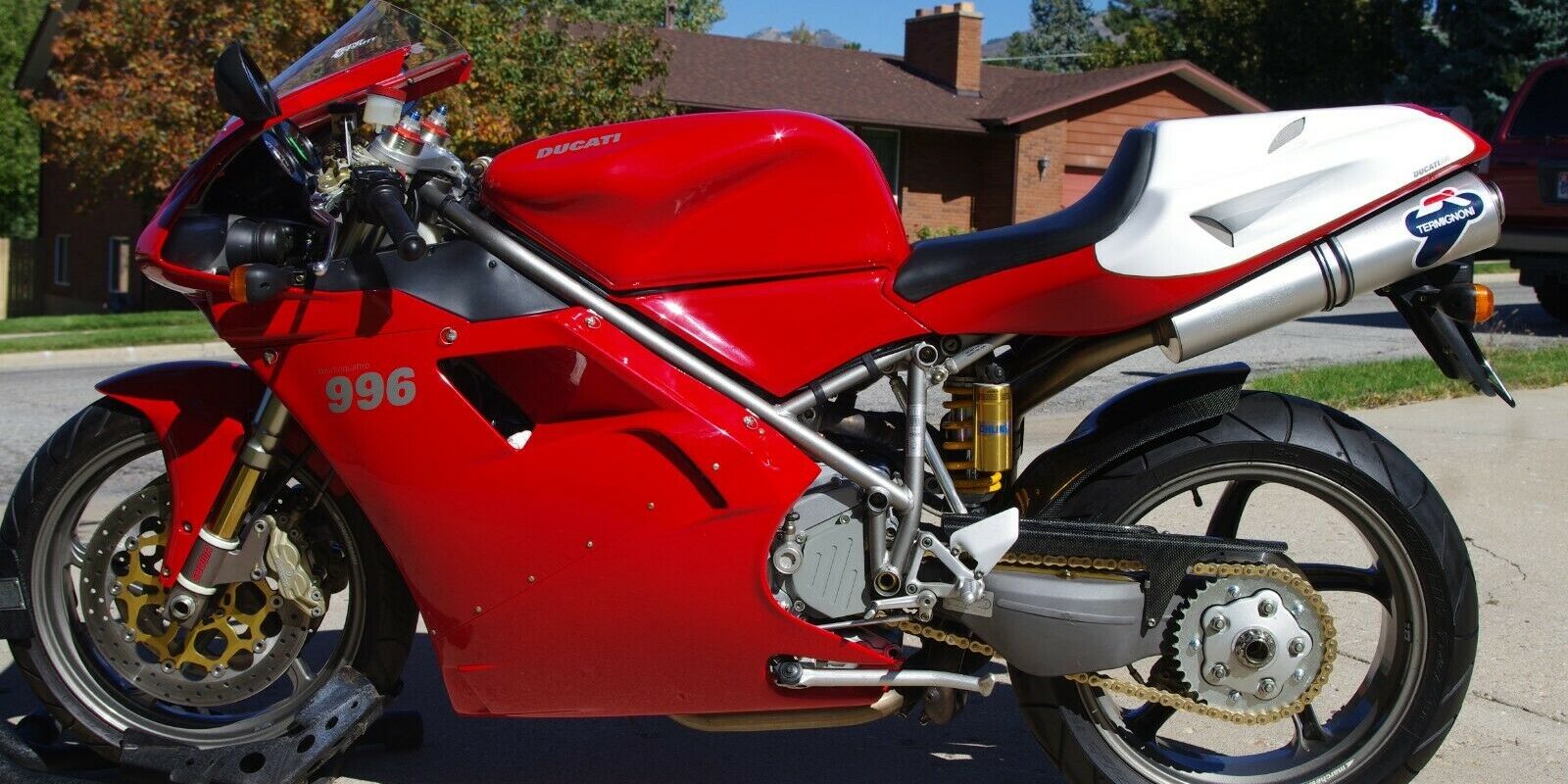 2001 Ducati 996 L Side