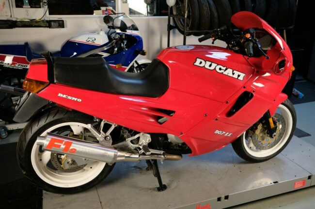 20191217 1992 ducati 907ie right peg
