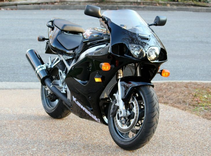 Afskedigelse Delvis flydende Dark Horse - 1996 Kawasaki Ninja ZX-7R with just 5,800 miles ! - Rare  SportBikes For Sale