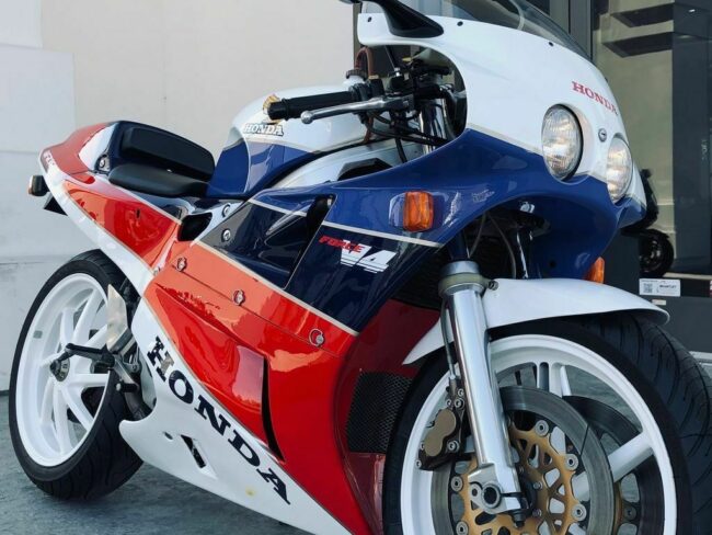 20200918 1987 honda vfr750r nc30 right front