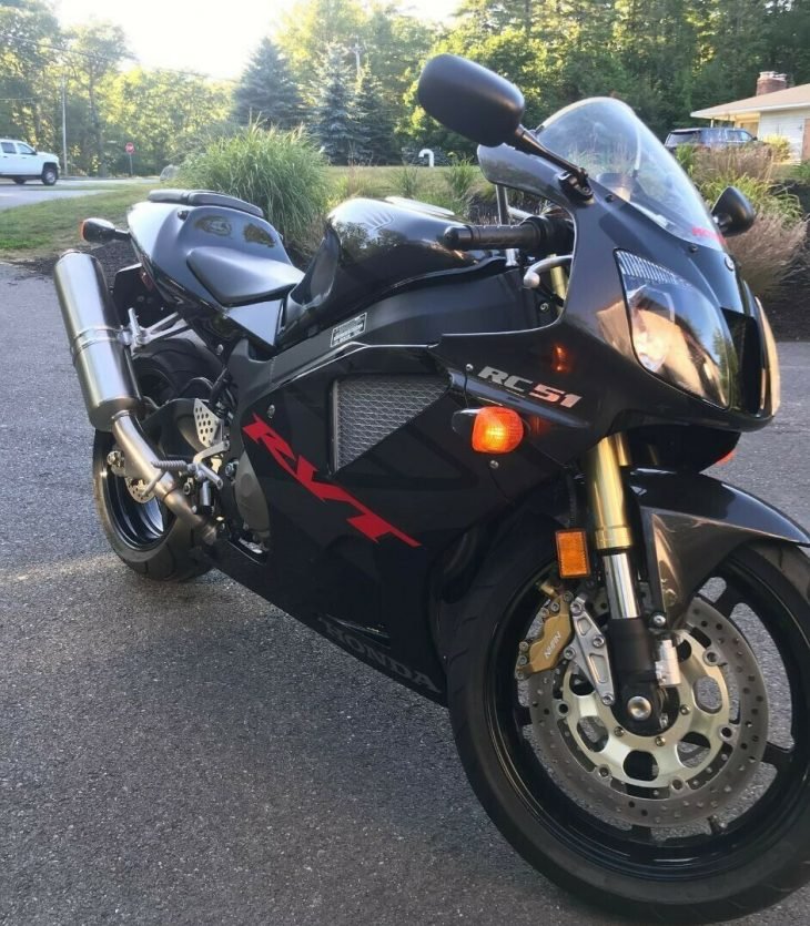 Well Enough Alone – 2005  Honda RVT1000R / RC51 SP2 with 5,181 miles !