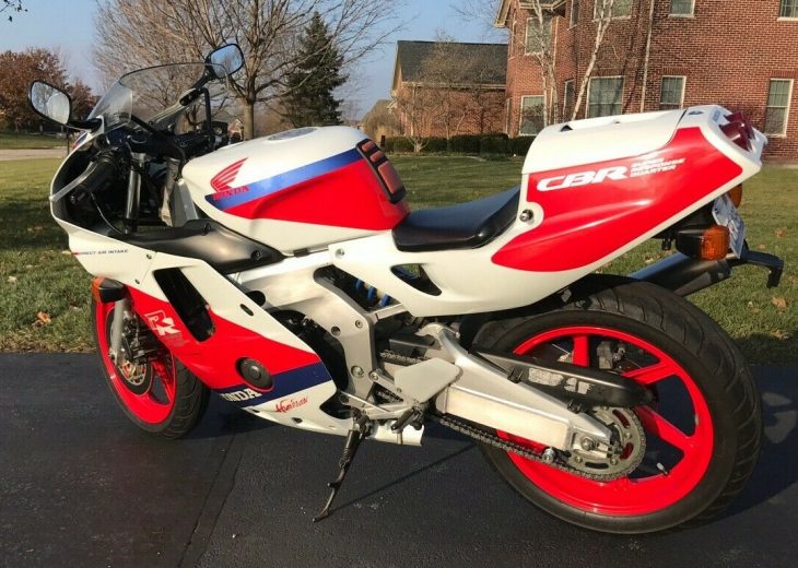 Honda cbr250rr 1990