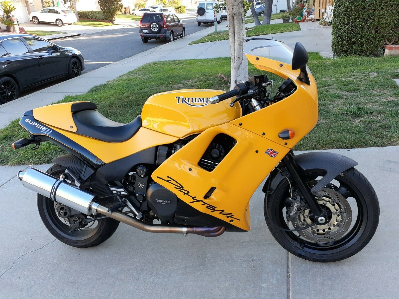 British Bruiser: 1996 Triumph Daytona Super III - Rare