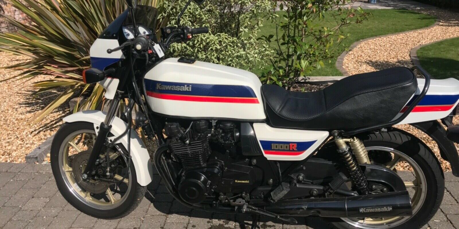 Albino Unicorn: 1983 Kawasaki KZ1000R Eddie Lawson Replica - Rare