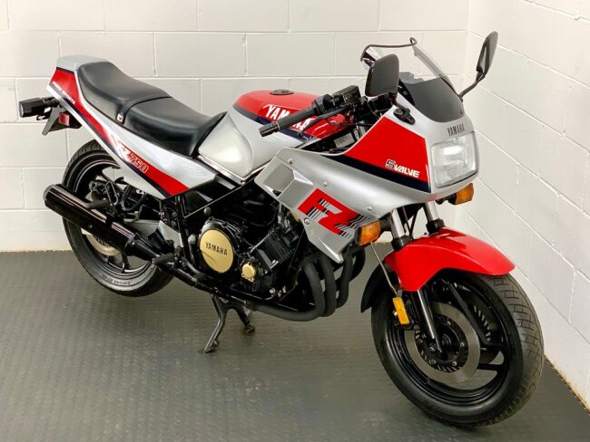 2021122325 1985 yamaha fz750 right front