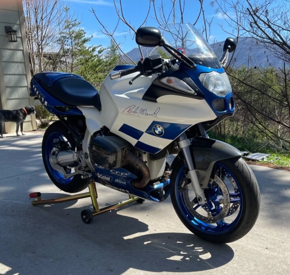 https://raresportbikesforsale.com/wp-content/uploads/2022/03/20220323-2003-bmw-r1100s-bcr-right-front-e1648072790993.jpg