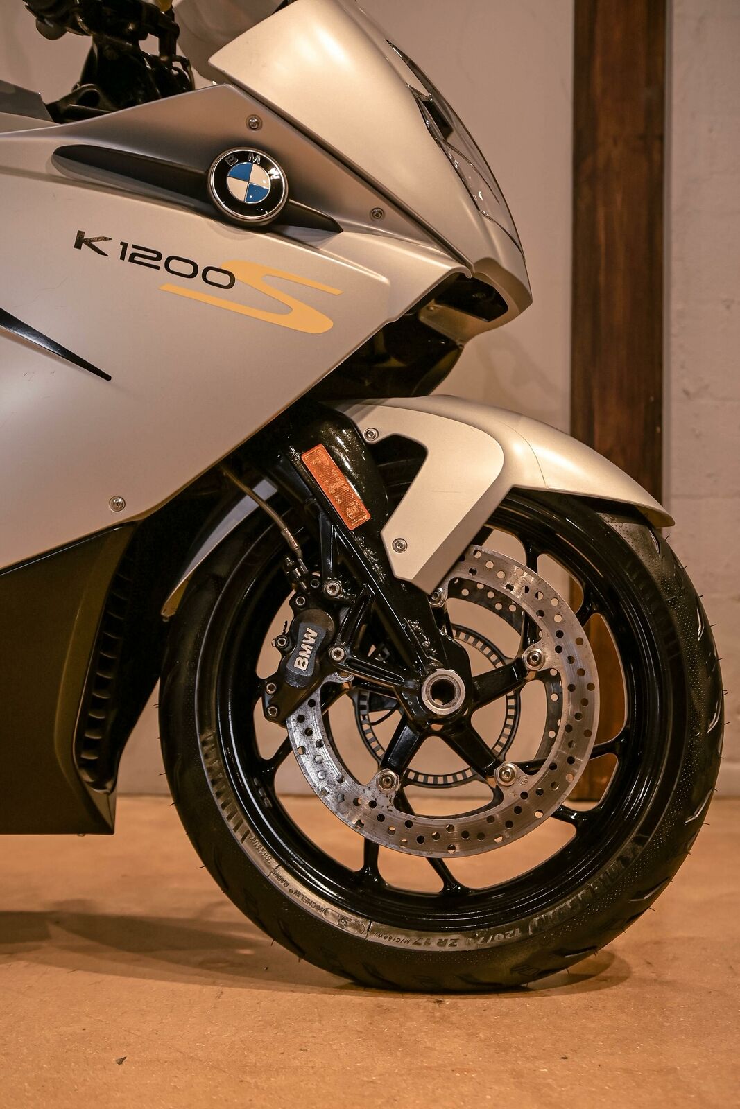 20220414 2007 bmw k1200s right front wheel - Rare SportBikesForSale