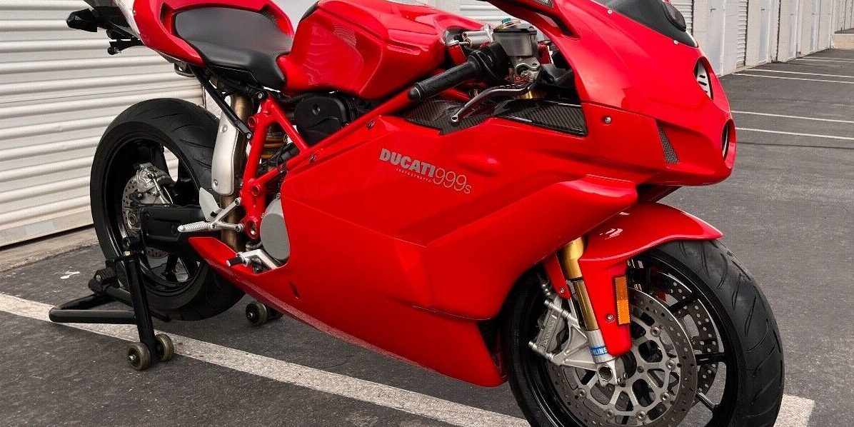 20220722 2005 ducati 999s right front