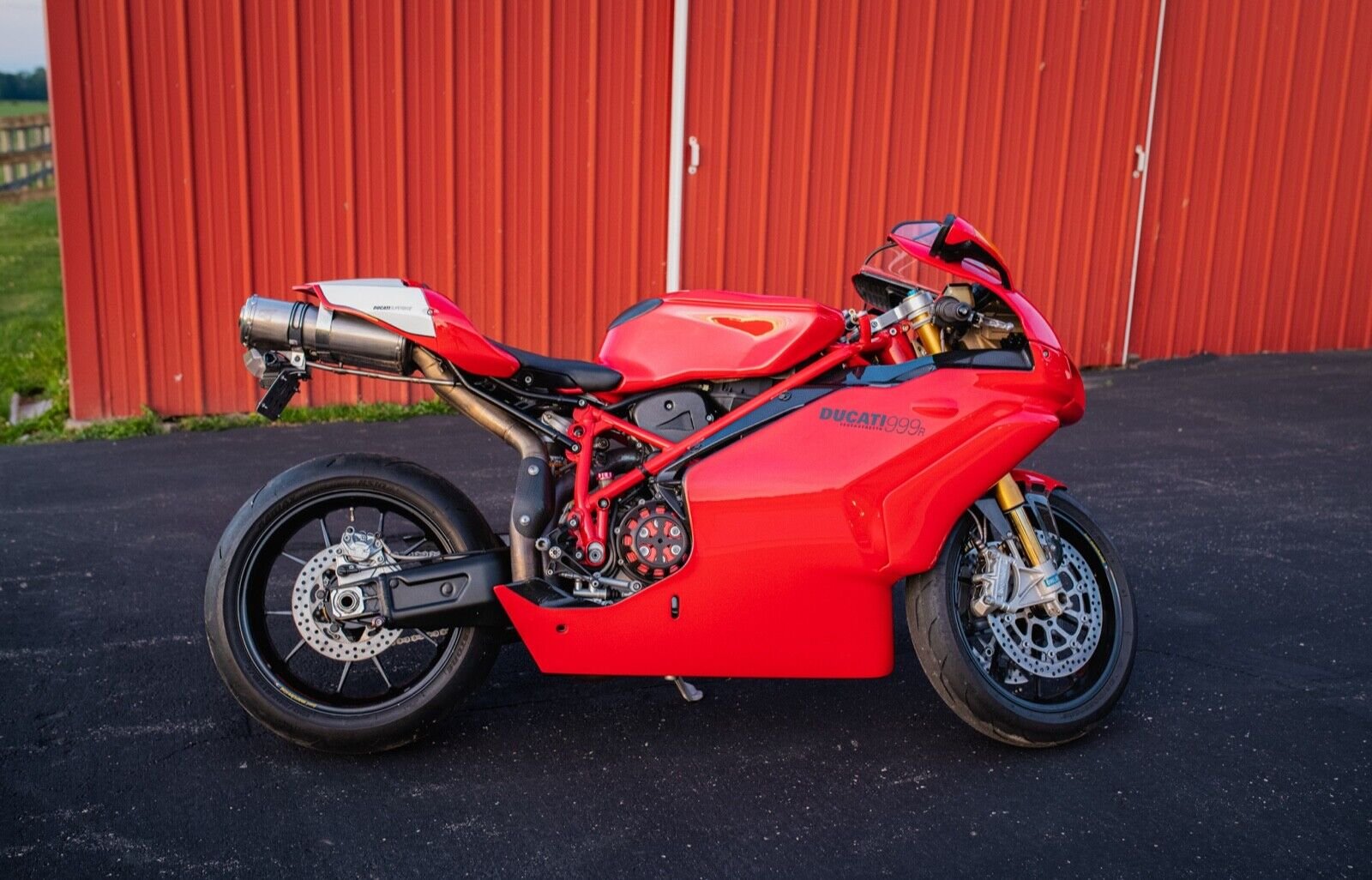 1/18 DUCATI 999 S 999 S rouge sport vélo moto neuf L 