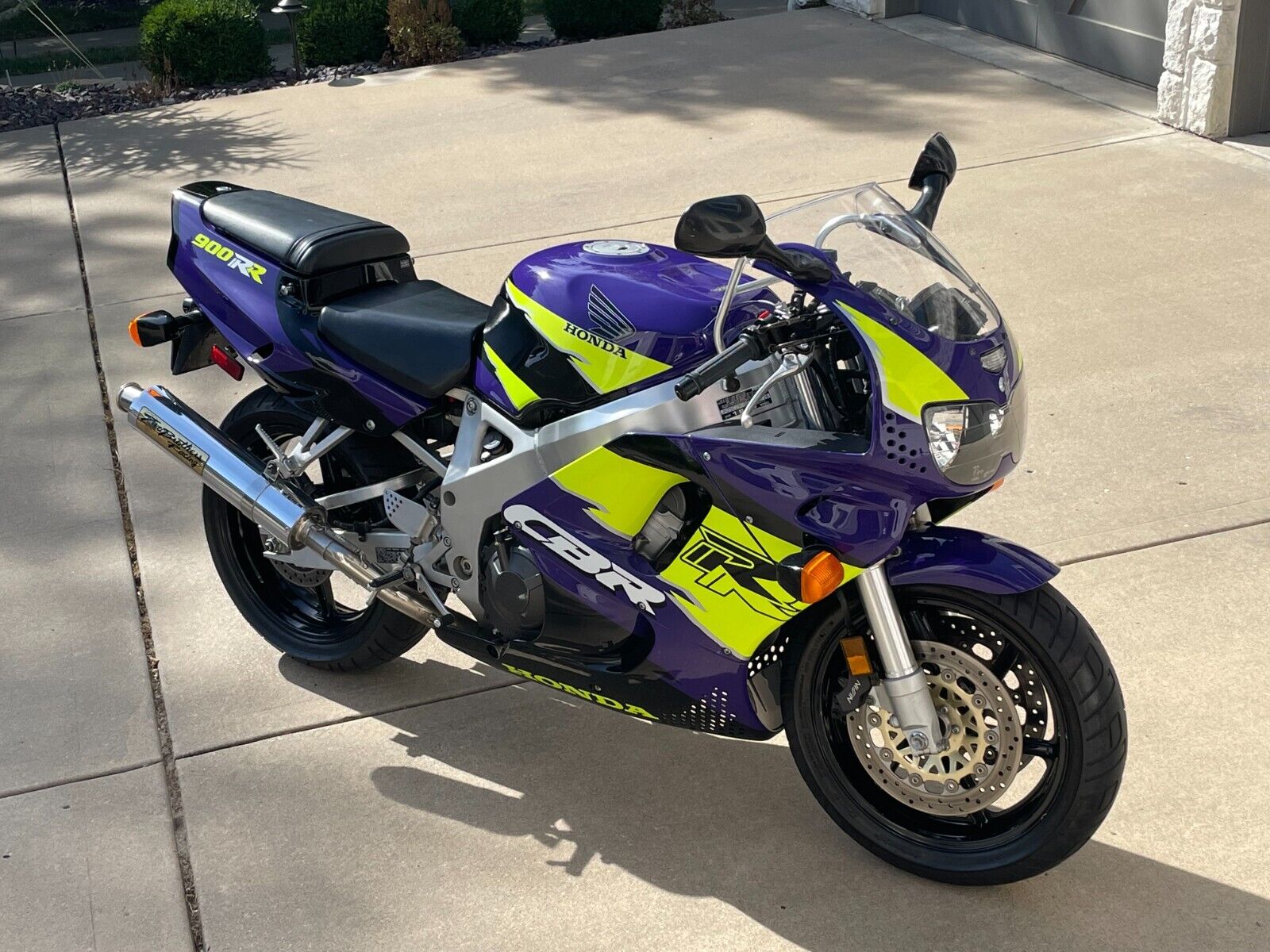 Seeing Things - 1995 Honda CBR900RR with 5,587 Miles ! - Rare ...