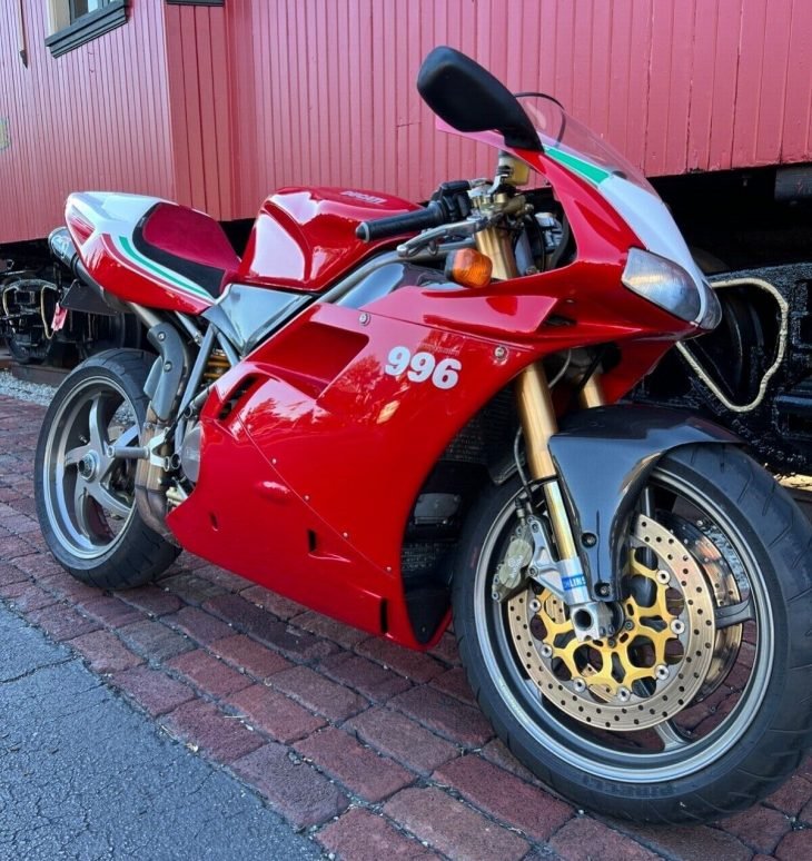 Little Red Express – 2001 Ducati 996S