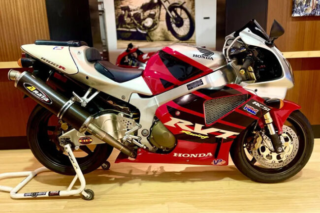 2004 Honda RC45
