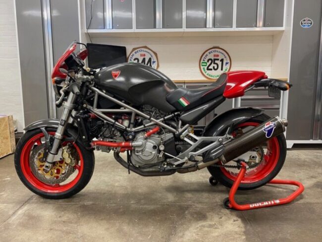 20231129-2002-ducati-mosnter-s4-left-730×548