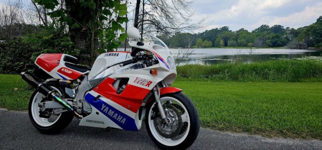 1991_Yamaha_FZR750R