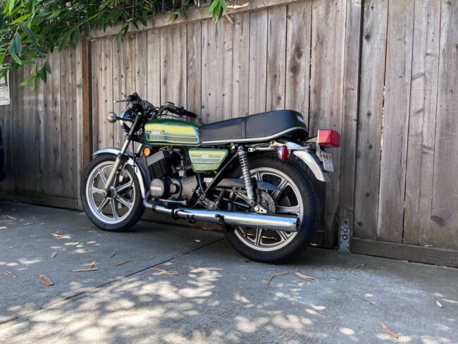 1976_yamaha_RD400_geneva_green