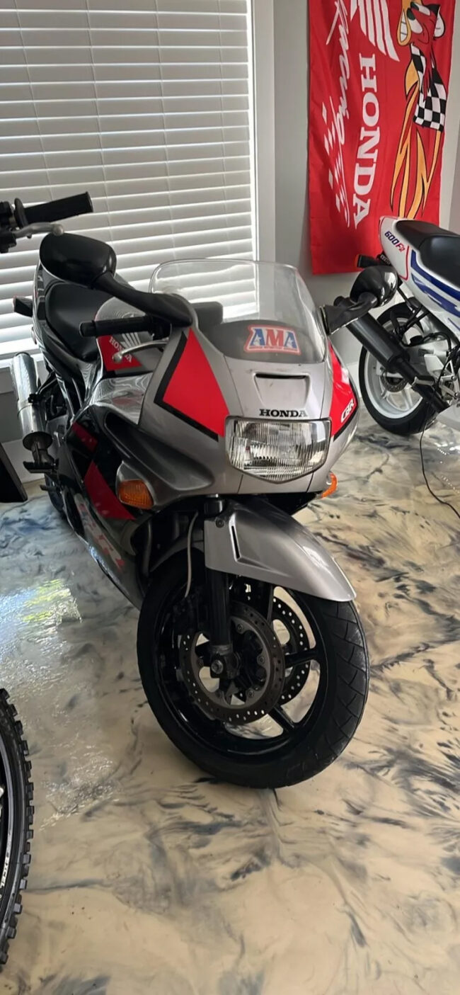 1993_Honda_CBR_600F2