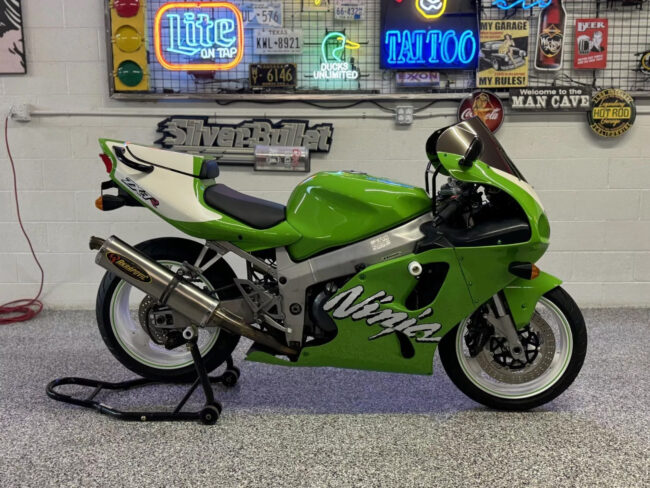 1998_kawasaki_ninja_zx7r