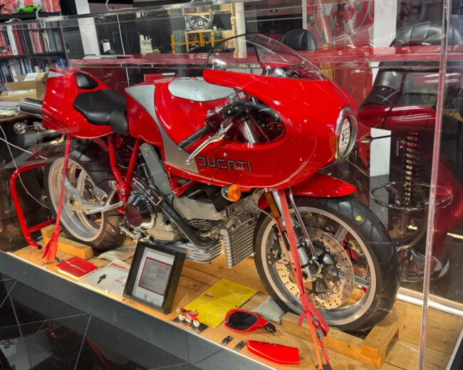 Ducati MH900e 3