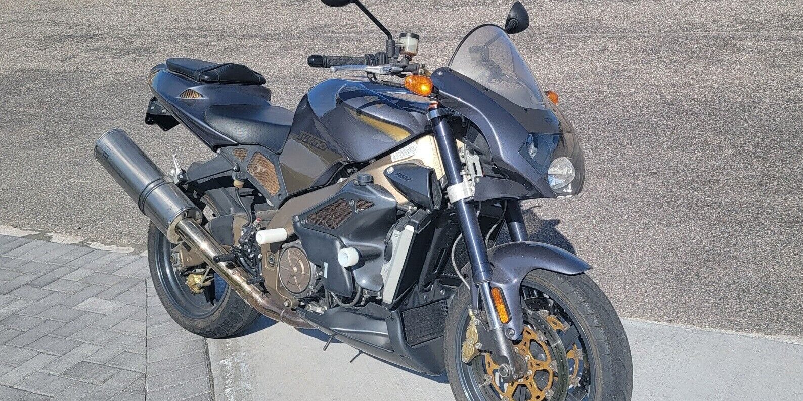 Aprilia Tuono 1