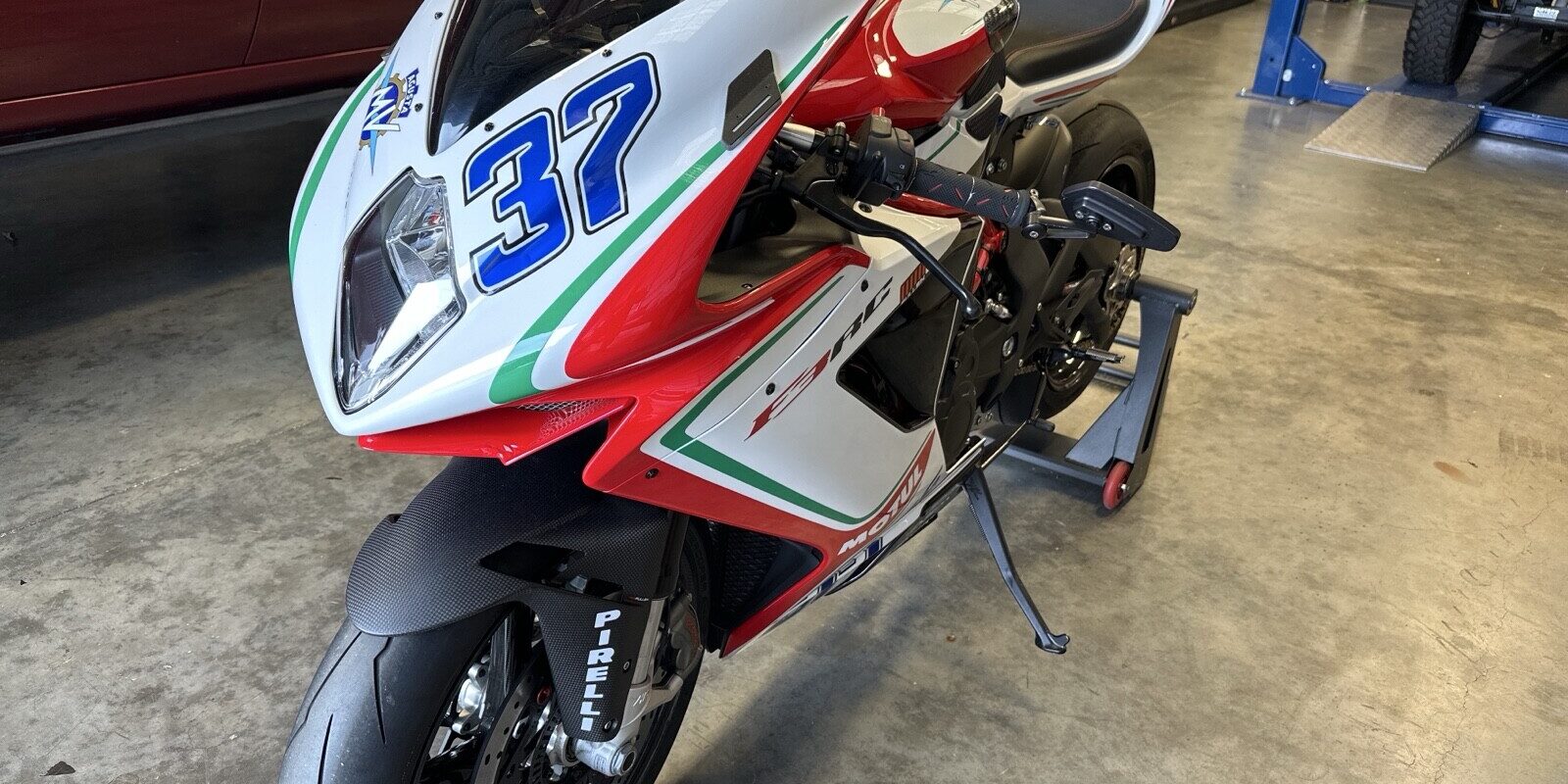 MV Agusta F3 800 RC 5