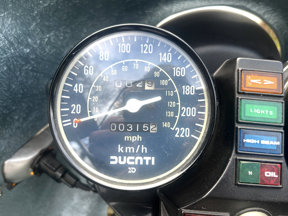 Ducati Pantah 500 9