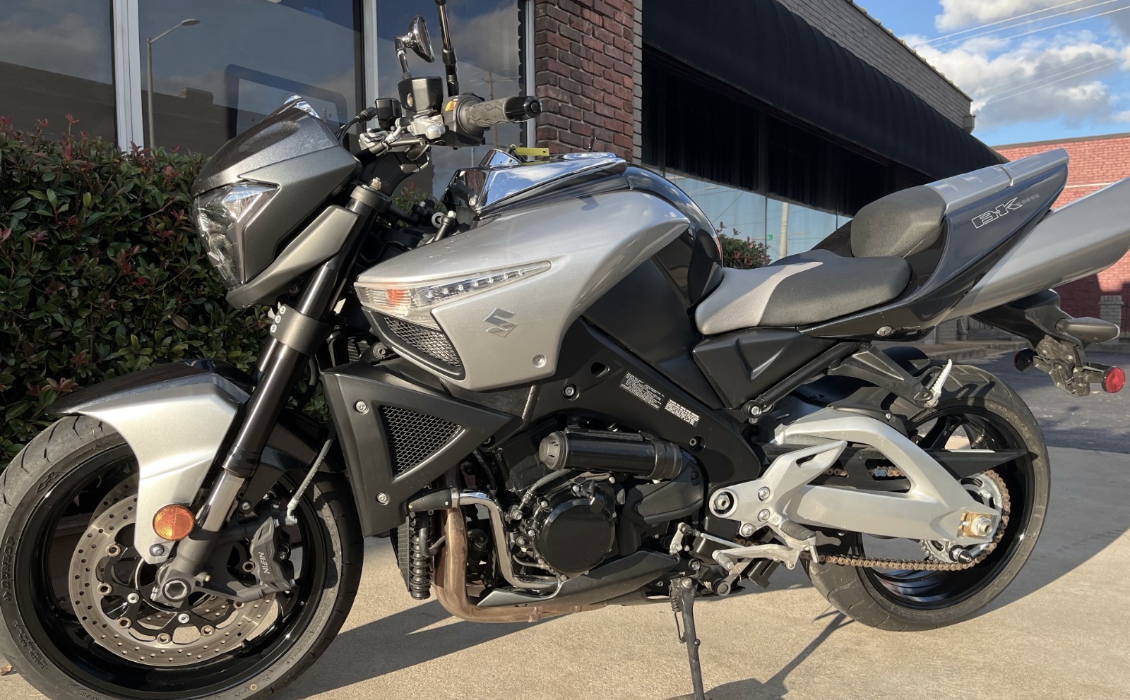 2008_suzuki_gsx1300BK