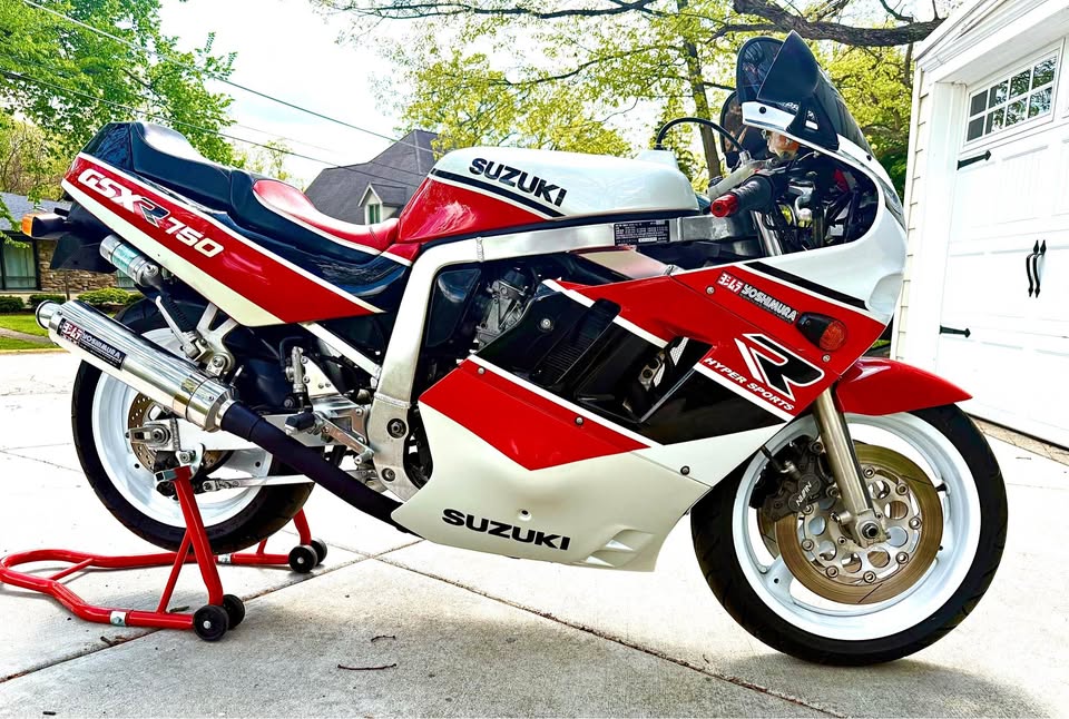1990_suzuki_gsxr750